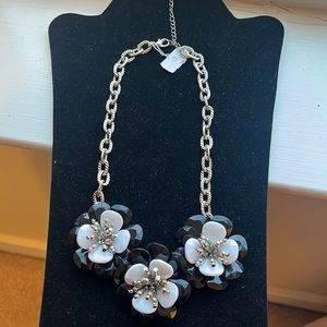 NWT black and white flower silver textured chain statement necklace
